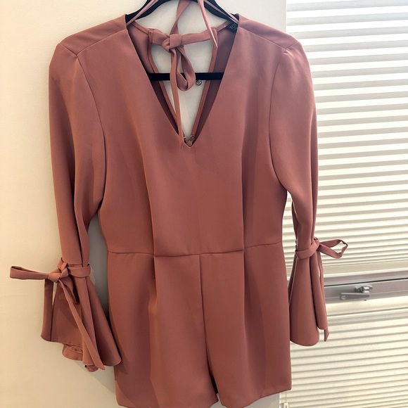 Top shop blush romper. Worn once. Amazing quality and a timeless look. - Picture 5 of 6